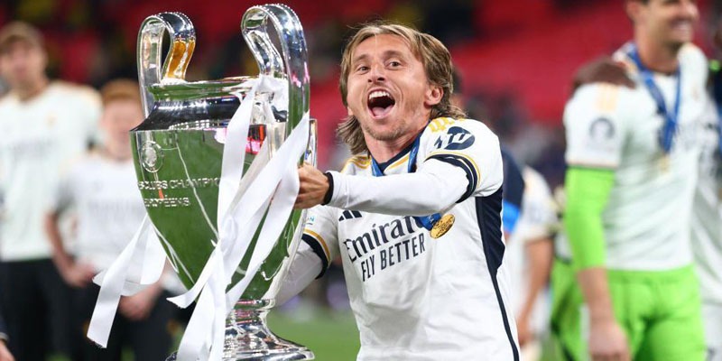 Modric dành nhiều thời gian nhất với Los Blancos